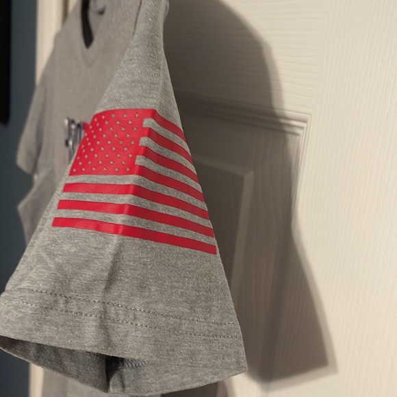 Under Armour protect this house short sleeve shirt in size youth medium NWOT - Picture 5 of 8